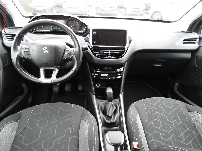 Peugeot 2008 (2017) 1.6 HDi, ČR, Active, navi - fotka 8 z 20