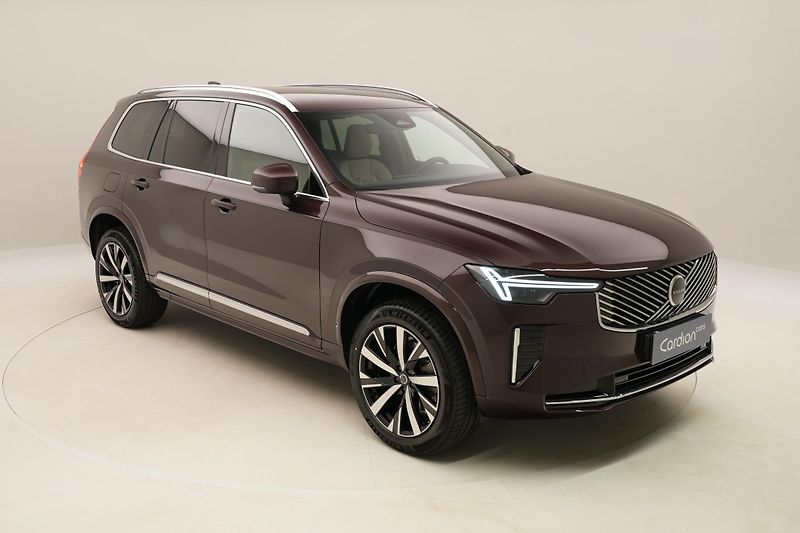 Volvo XC90 (2026) B5 AWD AUT CORE 7míst - fotka 16 z 56