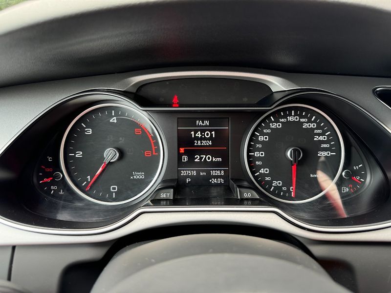 Audi A4 (2015) 2.0TDI S-Line Quattro - fotka 21 z 42