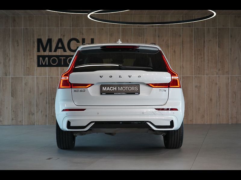 Volvo XC60 T8 PLUS Dark, Ventilace, 360° - fotka 10 z 48
