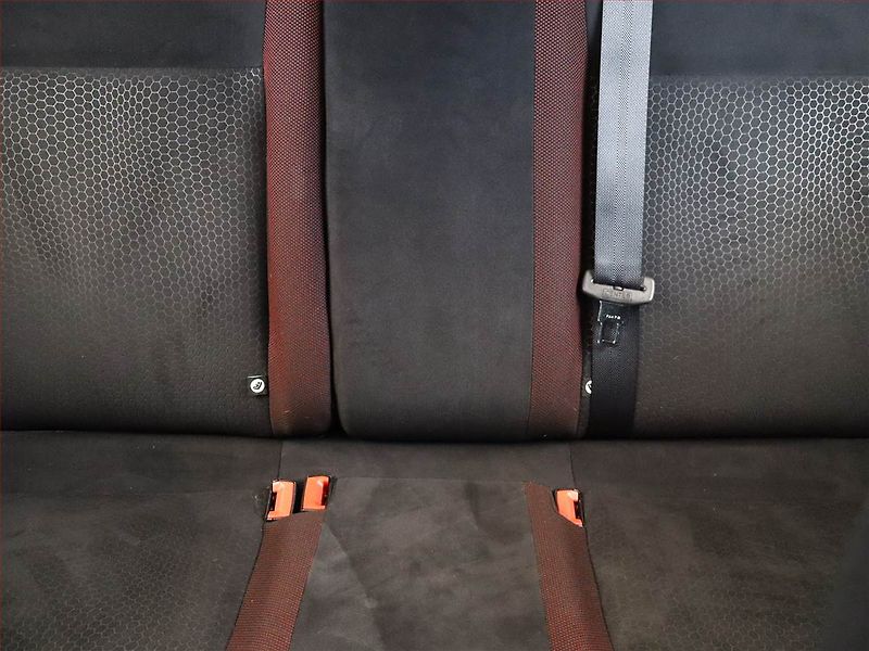 Nissan Juke (2015) 1.2 DIG-T, Navi, Tempomat - fotka 8 z 17