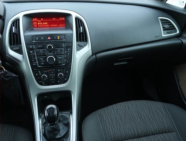 Opel Astra (2014) 1.6 CDTI, Serv.kniha, Tempomat - fotka 8 z 18