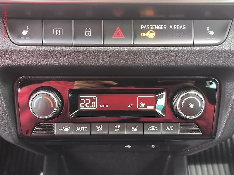 Škoda Fabia (2019) 1.0 TSI, ČR, Style, navi, LED - fotka 16 z 23
