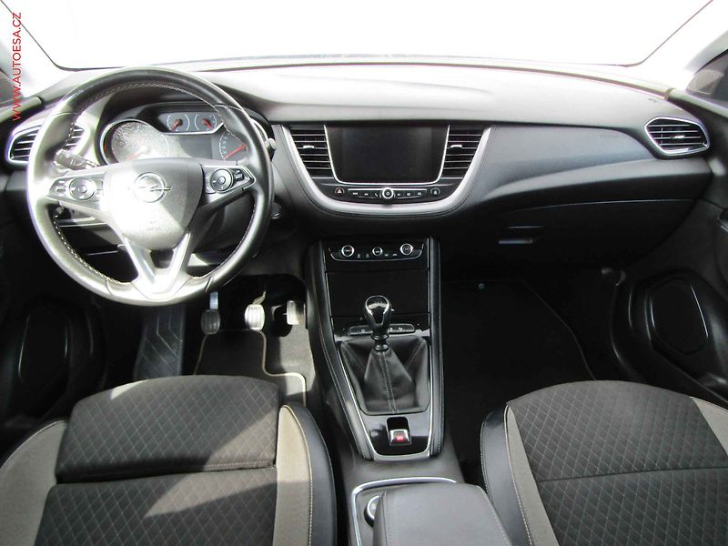 Opel Grandland X (2018) 1.2 T, 1.maj,ČR, Navi, TZ - fotka 8 z 23