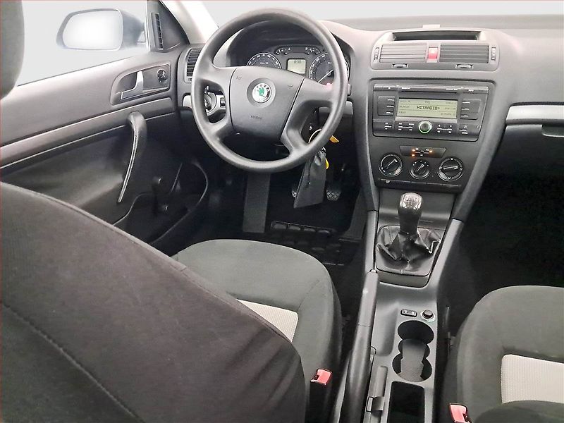 Škoda Octavia (2006) 1.6, Serv.kniha, nová STK - fotka 7 z 16