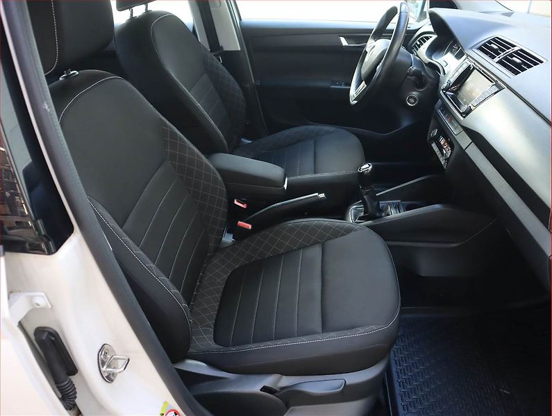 Škoda Fabia (2017) Style 1.4 TDI, Serv.kniha - fotka 9 z 20
