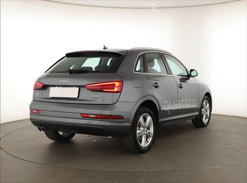Audi Q3 (2015) 2.0 TDI, 4X4, Navi, Bi-Xenony - fotka 5 z 17