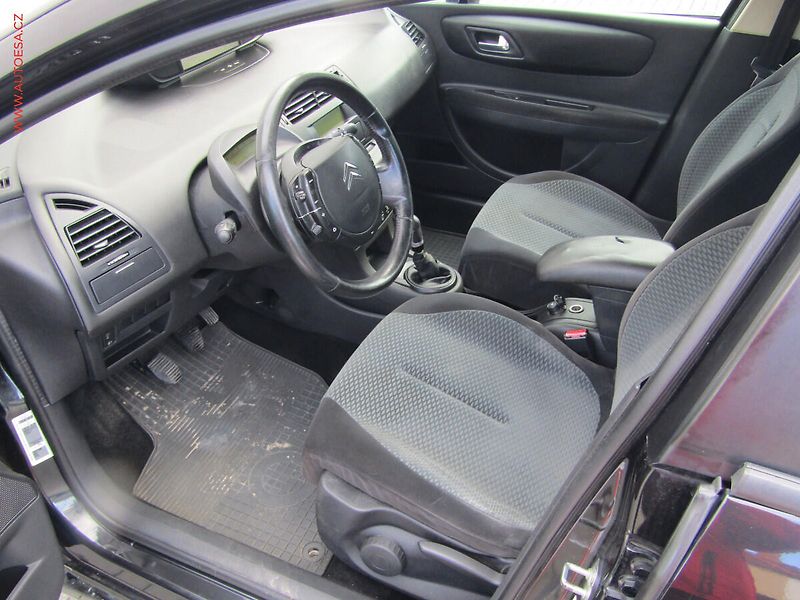 Citroën C4 (2006) 1.6 HDi, Klima - fotka 9 z 17