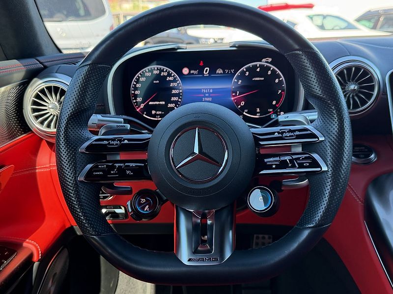 Mercedes-Benz SL 63 AMG - fotka 18 z 38