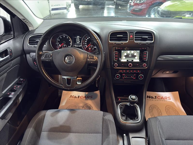 Volkswagen Golf 1,4   TSI STYLE BI-XEN NAVI - fotka 21 z 34