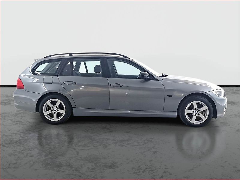 BMW Řada 3 (2009) 318 i, Tempomat - fotka 6 z 18