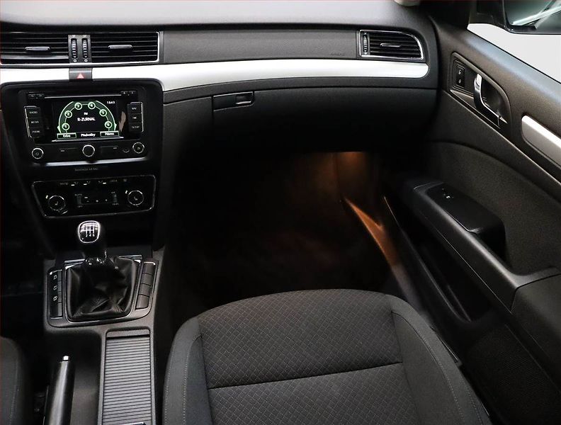 Škoda Superb (2015) Style 2.0 TDI, Navi, Xenony - fotka 8 z 22