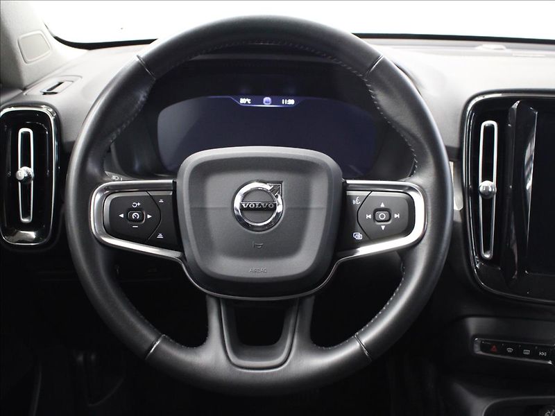 Volvo XC40 2,0 T5 182KW AWD zánovní - fotka 17 z 34