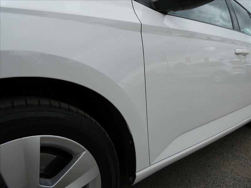 Škoda Fabia 1,0 TSi 81kW 2xkola,DPH,servis - fotka 15 z 43