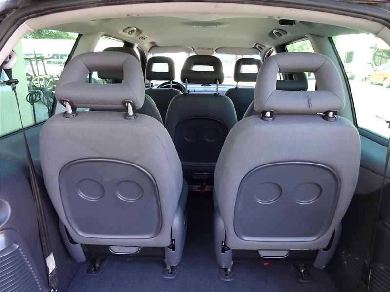 Ford Galaxy 1,9 TDI 85 kW 7.MÍST - fotka 24 z 40