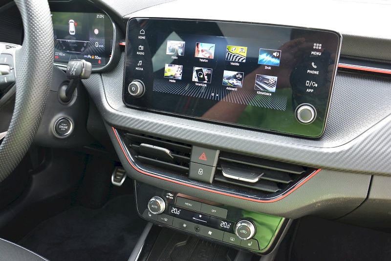 Škoda Kamiq (2024) 1.5 TSI 110 KW Monte Carlo - fotka 16 z 25
