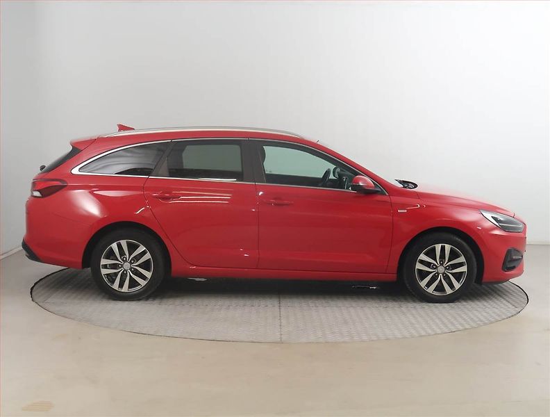 Hyundai i30 (2021) 1.5 T-GDI MHEV, ČR,1.maj - fotka 6 z 17