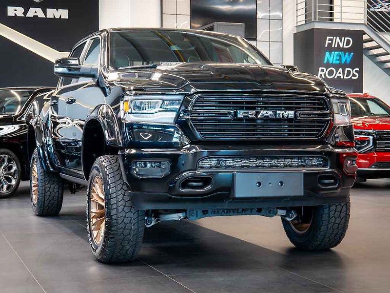 Dodge RAM (2025) 5.7 V8 Laramie Sport 6 LIFT - fotka 8 z 42