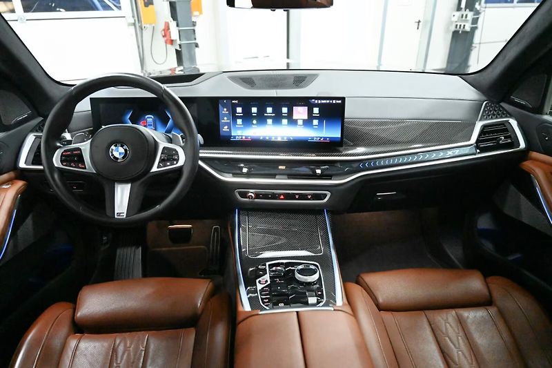 BMW X7 xDrive40d M-Sport Pro 6 míst - fotka 8 z 17