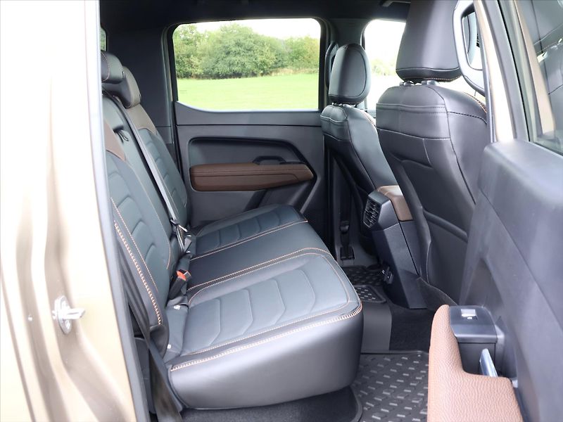 Volkswagen Amarok 3,0 TDi PanAmericana 10AUT 4x4 - fotka 13 z 40