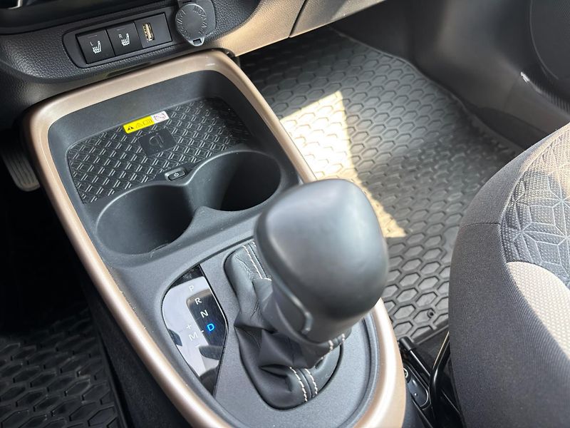 Toyota Aygo 1.0 VVT-i X-play Style AT - fotka 21 z 26