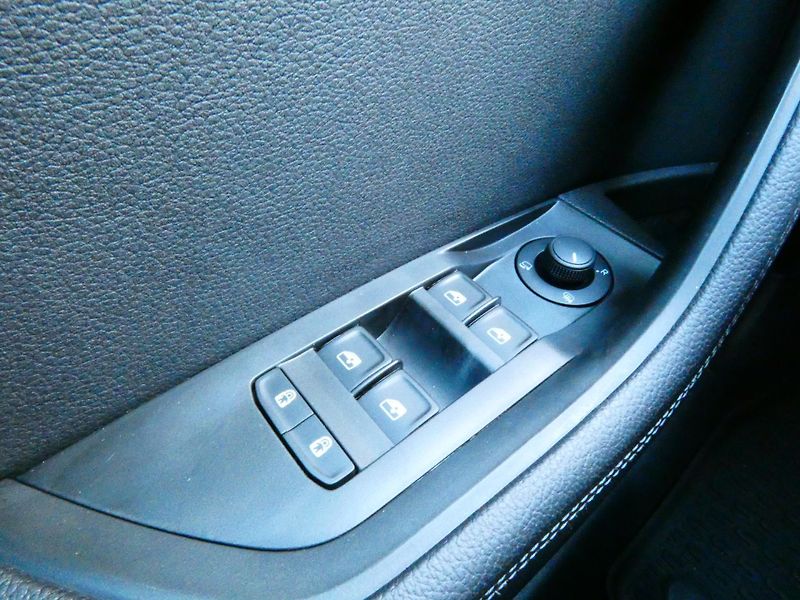 Škoda Superb III /FL Combi StylePlus 2.0 TD - fotka 24 z 30
