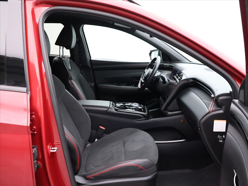 Hyundai Tucson 1,6 T-GDI PHEV 132kW Style 4x4 - fotka 12 z 28