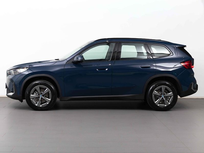 BMW X1 sDrive18d - fotka 2 z 6