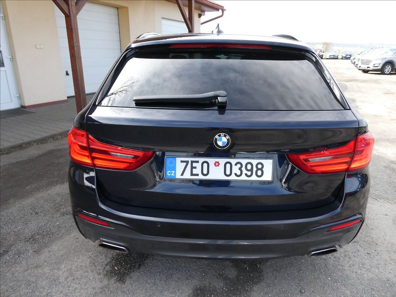 BMW Řada 5 3,0 540d xDrive 235kW MPaket,D - fotka 10 z 50