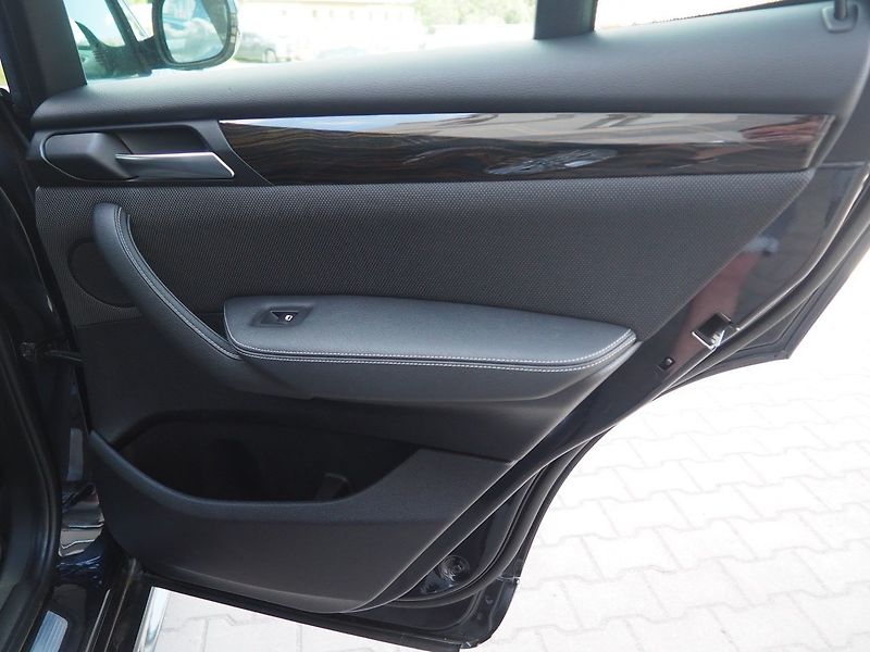 BMW X3 (2013) 2.0D xDrive, AT - fotka 14 z 35