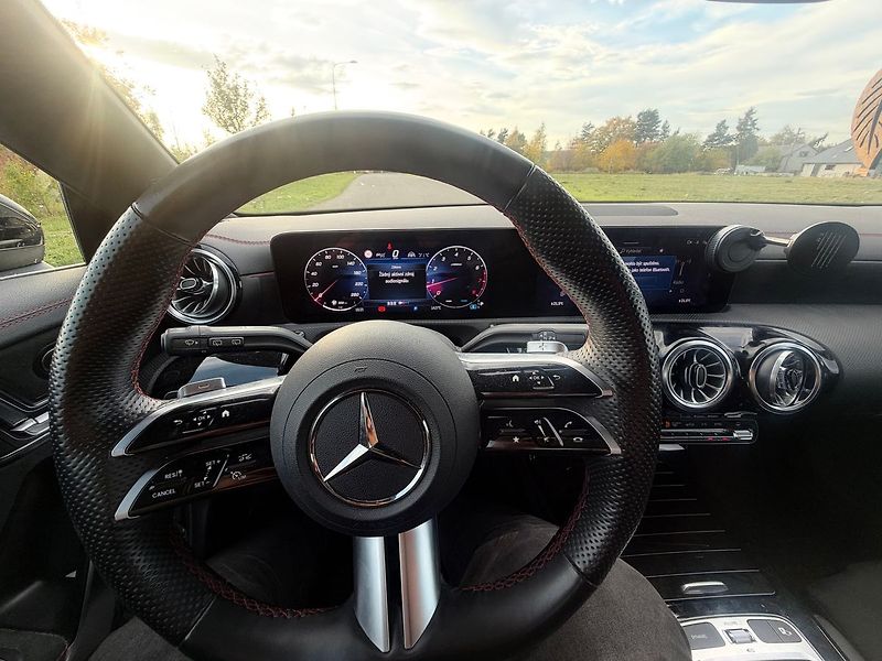 Mercedes-Benz CLA AMG SHOOTING BRAKE - fotka 12 z 17