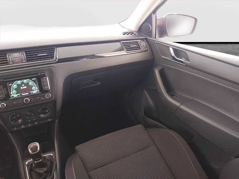 Škoda Rapid (2015) Spaceback 1.2 TSI, Serv.kniha - fotka 8 z 18