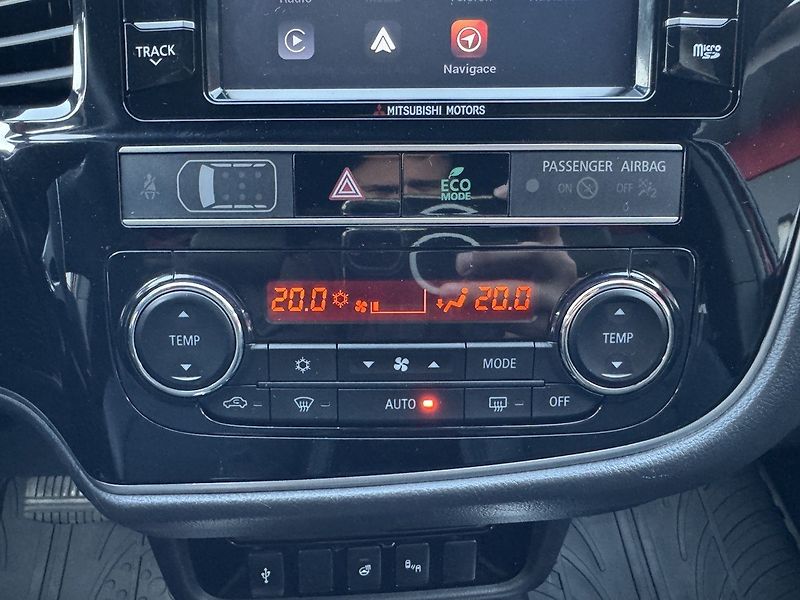 Mitsubishi Outlander (2019) 2.0i Mivec AWD Automat LED - fotka 9 z 48