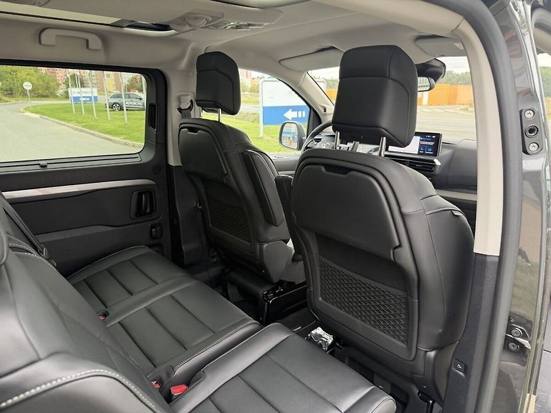 Toyota ProAce Verso L2 2.2D 8AT Family Executive W - fotka 8 z 13