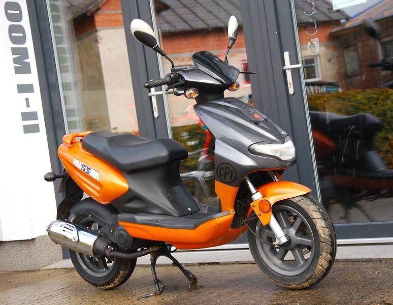 CPI Hussar 50 (2002) 2t - MOTOR BĚŽÍ, SOUBOR NÁHRAD - fotka 2 z 20