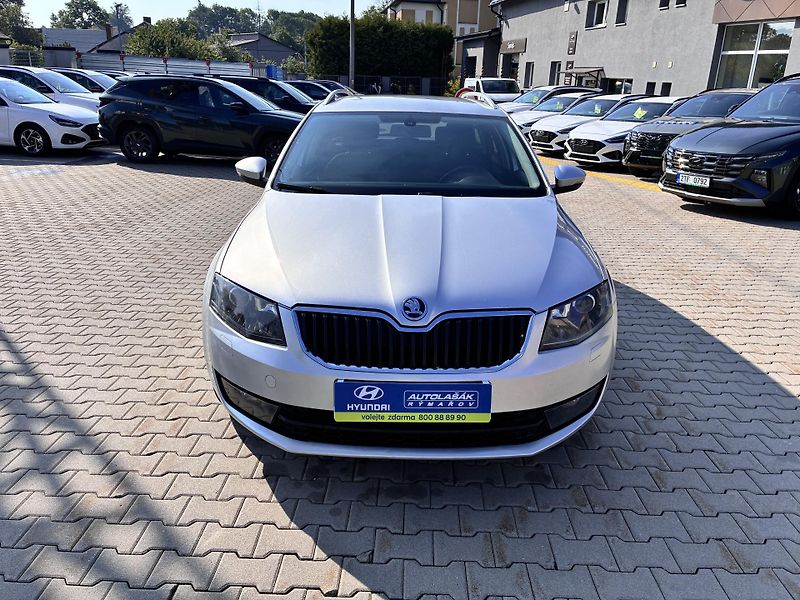 Škoda Octavia Kombi 1.6TDi 77kW 4x4 ELEGANCE - fotka 2 z 26