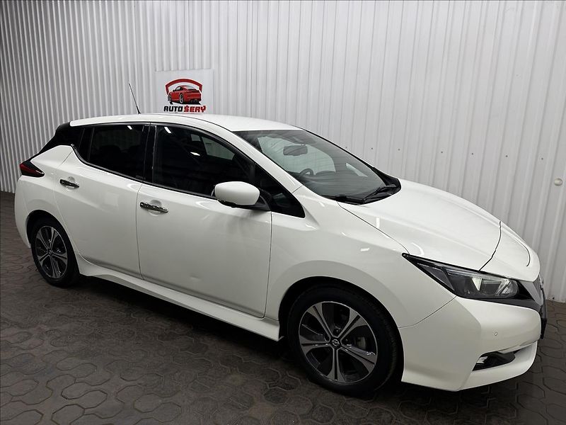 Nissan Leaf N-CONNECTA 110kW SOH 91% - fotka 11 z 38