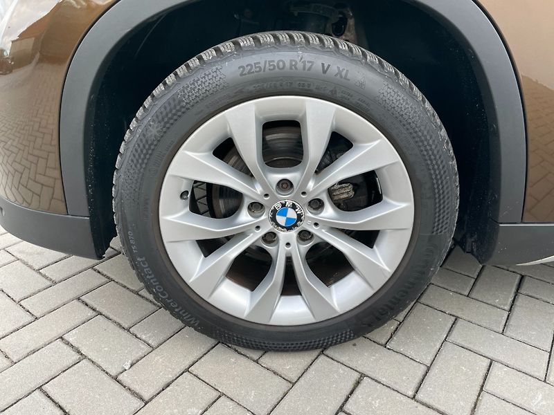 BMW X1 (2011) xDrive 2.0D 130kW 4x4 ČR Bixen - fotka 28 z 28