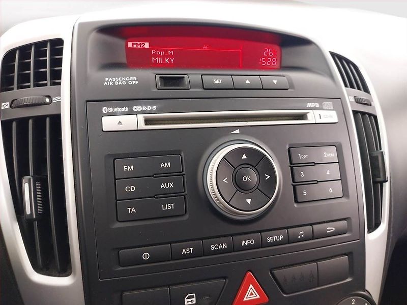 Kia Ceed (2010) 1.6 CVVT, Serv.kniha, po STK - fotka 15 z 16