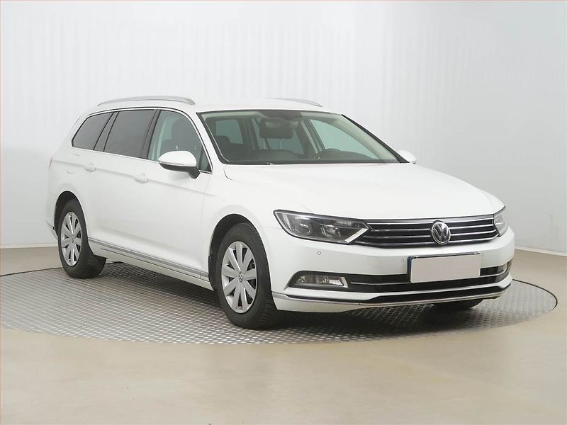 Volkswagen Passat (2017) 2.0 TDI, Automat, Kůže - fotografie inzerátu