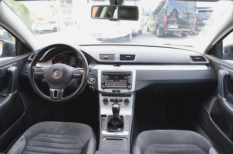 Volkswagen Passat (2014) 2.0 TDi 103kW Highline / ČR  - fotka 19 z 33