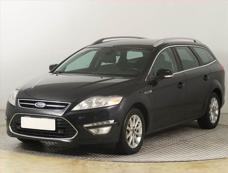 Ford Mondeo (2011) 2.0 TDCi, Navi, Tempomat - fotka 2 z 17