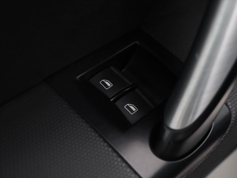 Audi TT 2,0 TFSI 147kW Kůže Xenon - fotka 15 z 33