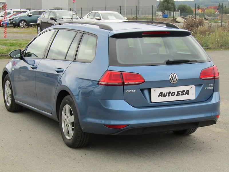 Volkswagen Golf (2015) 1.4 TGi, ČR, Trendline - fotka 4 z 17
