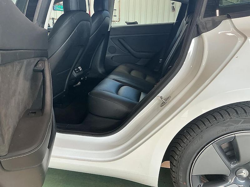 Tesla Model 3 (2021) Long Range AWD 82 kWh - fotka 4 z 6