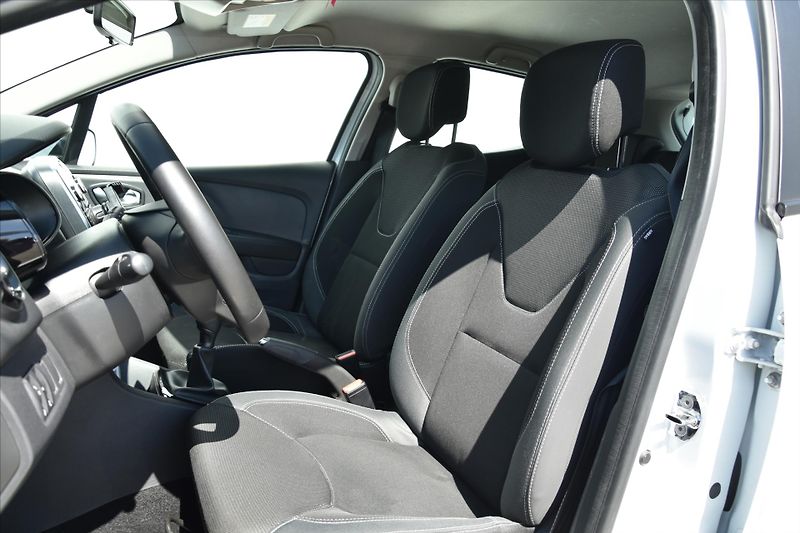 Renault Clio 1.2i 54kW KLIMA ČR - fotka 9 z 22
