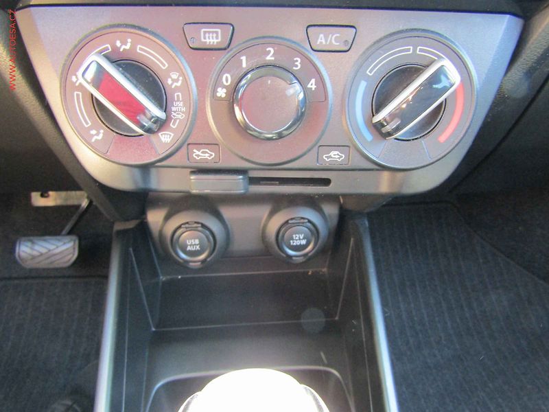 Suzuki Swift (2023) 1.2i, ČR - fotka 14 z 18
