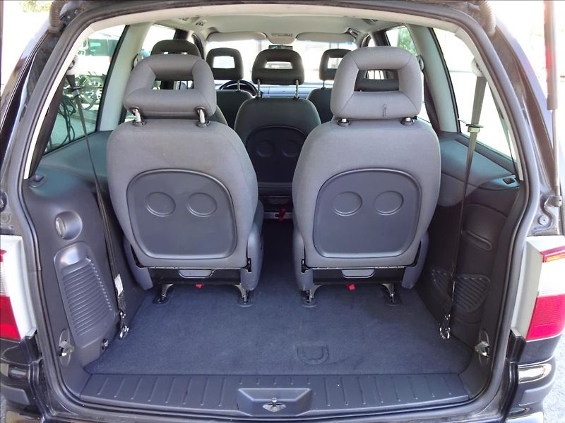 Ford Galaxy 1,9 TDI 85 kW 7.MÍST - fotka 23 z 40