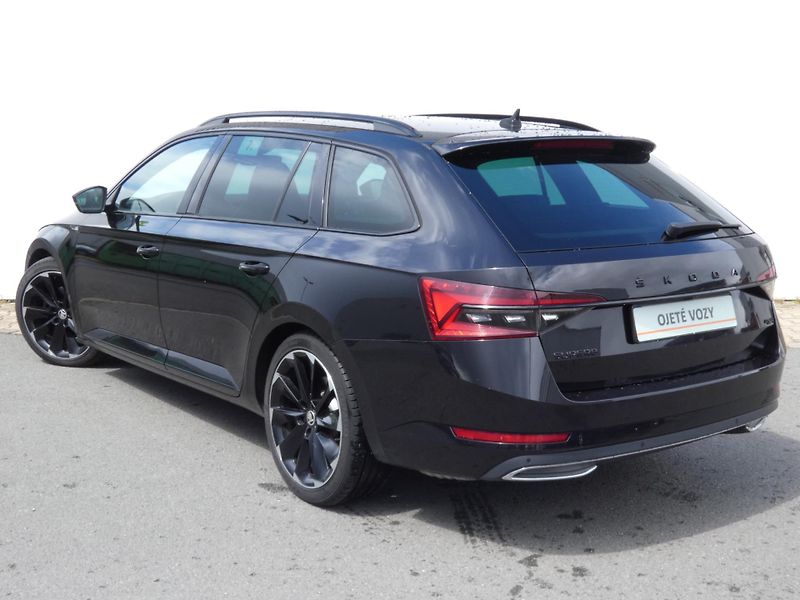 Škoda Superb Combi Sportline 2.0 TDI 4x4 DS - fotka 13 z 30