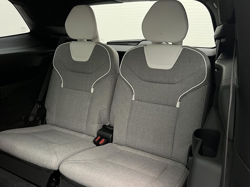 Volvo EX90 AWD TWIN MOTOR RECHARGE 7 MÍST - fotka 20 z 53